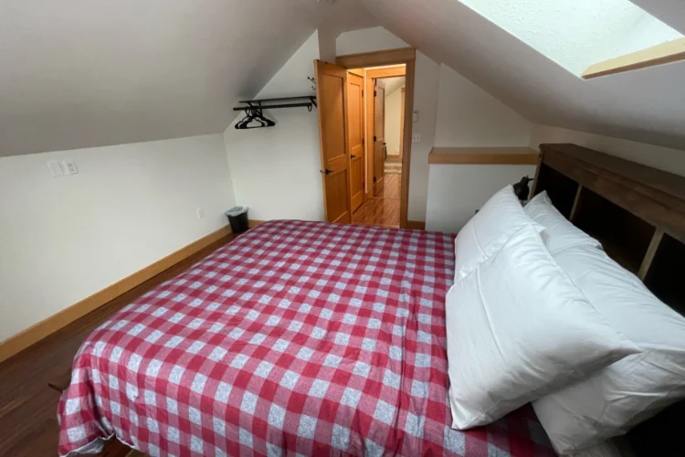 Bedroom 2 750x500