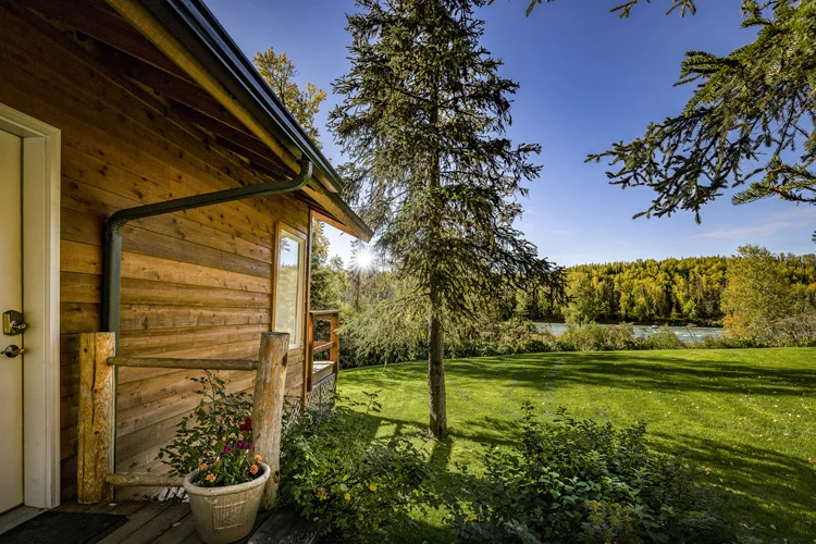 Edgewater One Kenai River Cabin Entrance 750x500